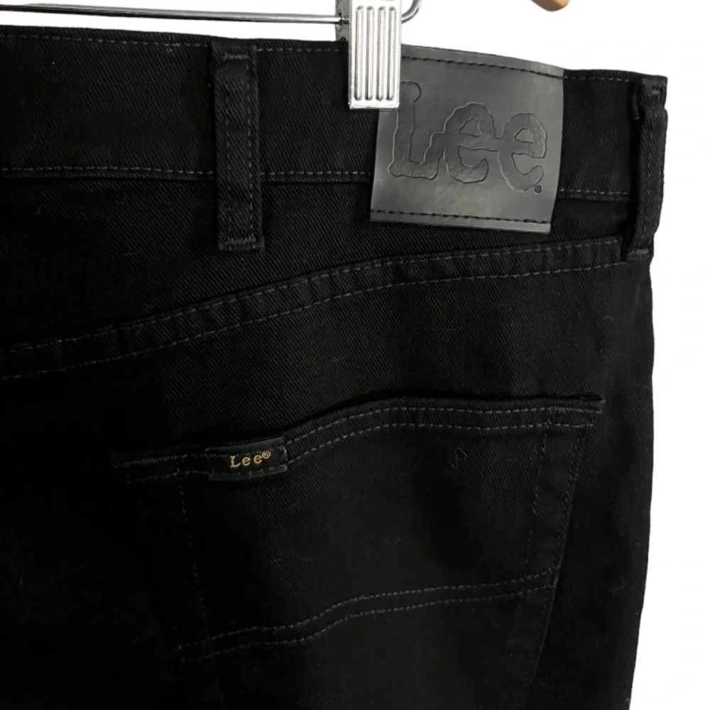 NWT REGULAR FIT STRAIGHT LEG JEAN:DOUBLE BLACK Size 40x 30